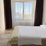 Summerland - Sunset & Sunrise Apartment Mamaia